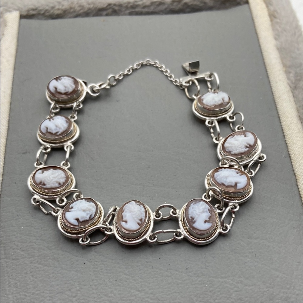 cameo station bracelet - Picture 4 of 4